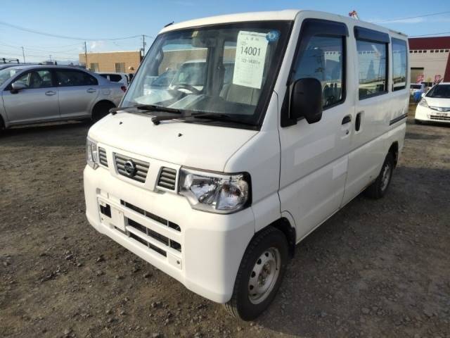 14001 NISSAN CLIPPER VAN U72V 2013 г. (LUM Tokyo Nyusatsu)